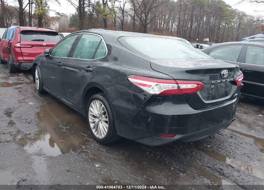 2018 TOYOTA CAMRY VIN: 4T1B11HK6JU511624
