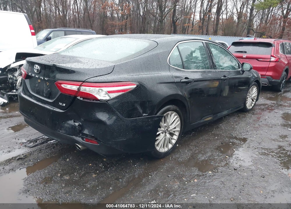 2018 TOYOTA CAMRY VIN: 4T1B11HK6JU511624