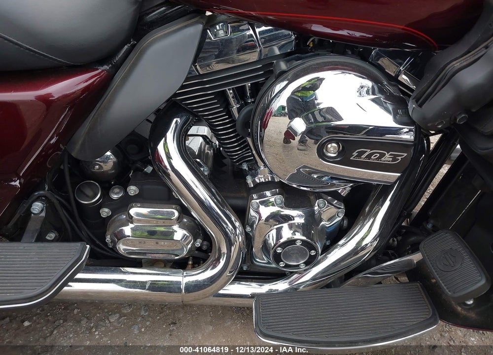 2015 HARLEY-DAVIDSON FLHTCUTG TRI GLIDE ULTRA VIN: 1HD1MAL10FB858311