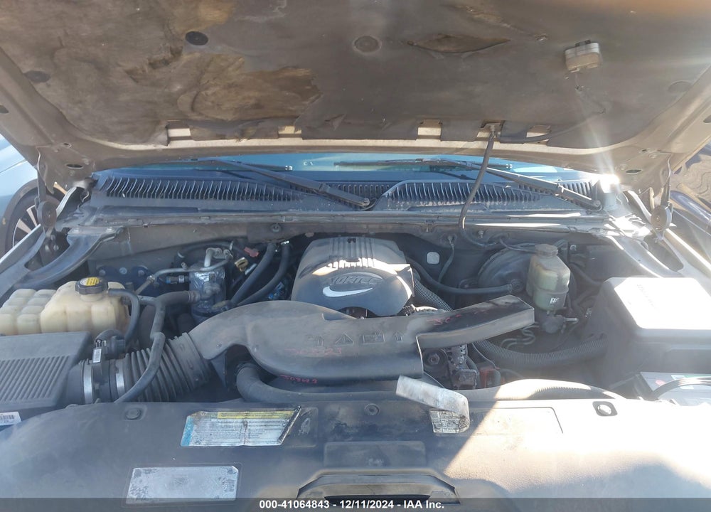 2001 CHEVROLET TAHOE LS VIN: 1GNEC13T81R185895