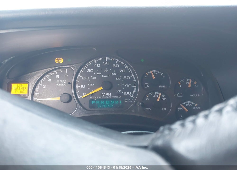2001 CHEVROLET TAHOE LS VIN: 1GNEC13T81R185895