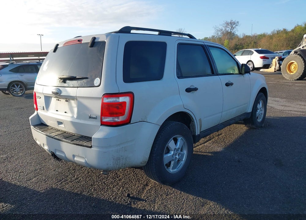 2010 FORD ESCAPE XLT VIN: 1FMCU0DG2AKD42625