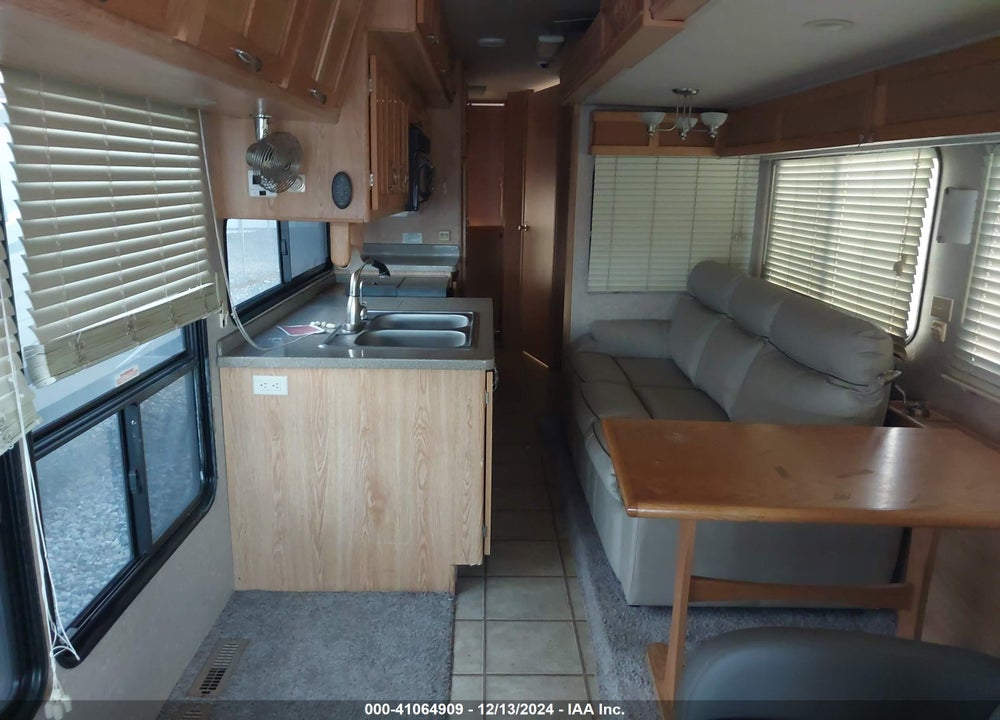 2006 FREIGHTLINER CHASSIS X LINE MOTOR HOME VIN: 4UZACJDC96CW04946