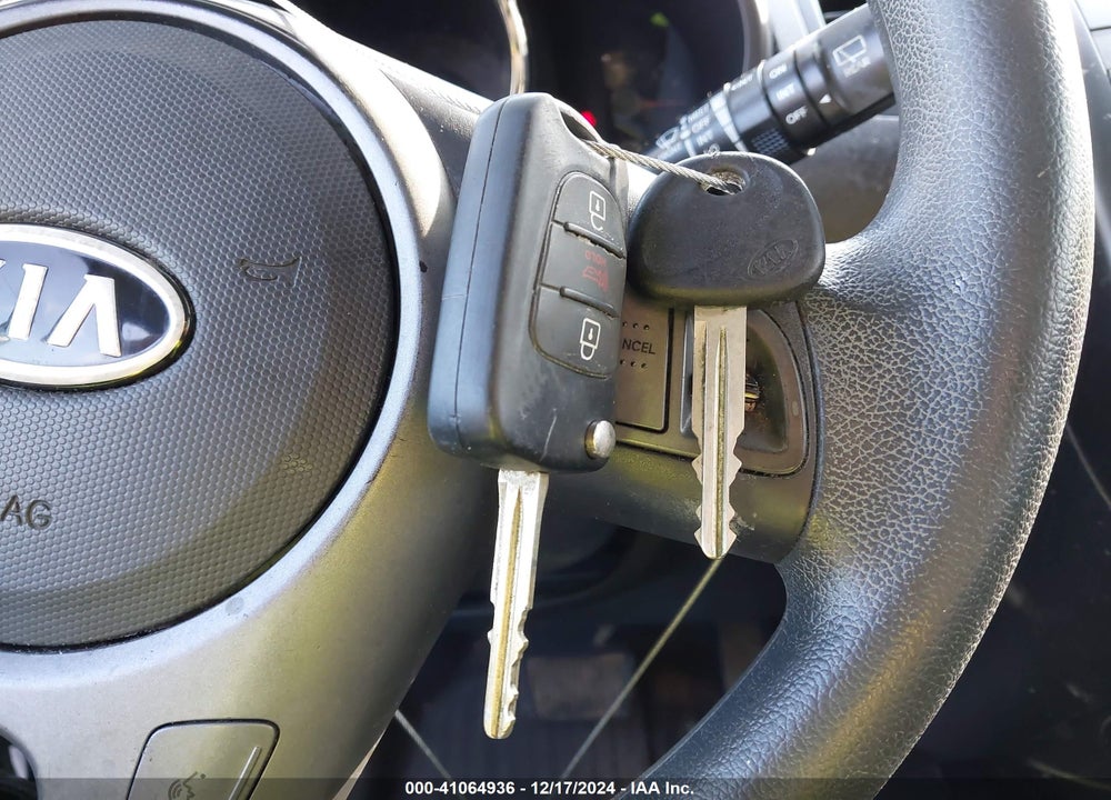 2011 KIA SOUL VIN: KNDJT2A2XB7718737