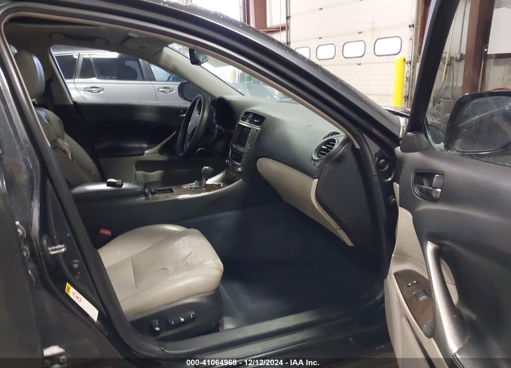 2009 LEXUS IS 250 VIN: JTHBK262895104127