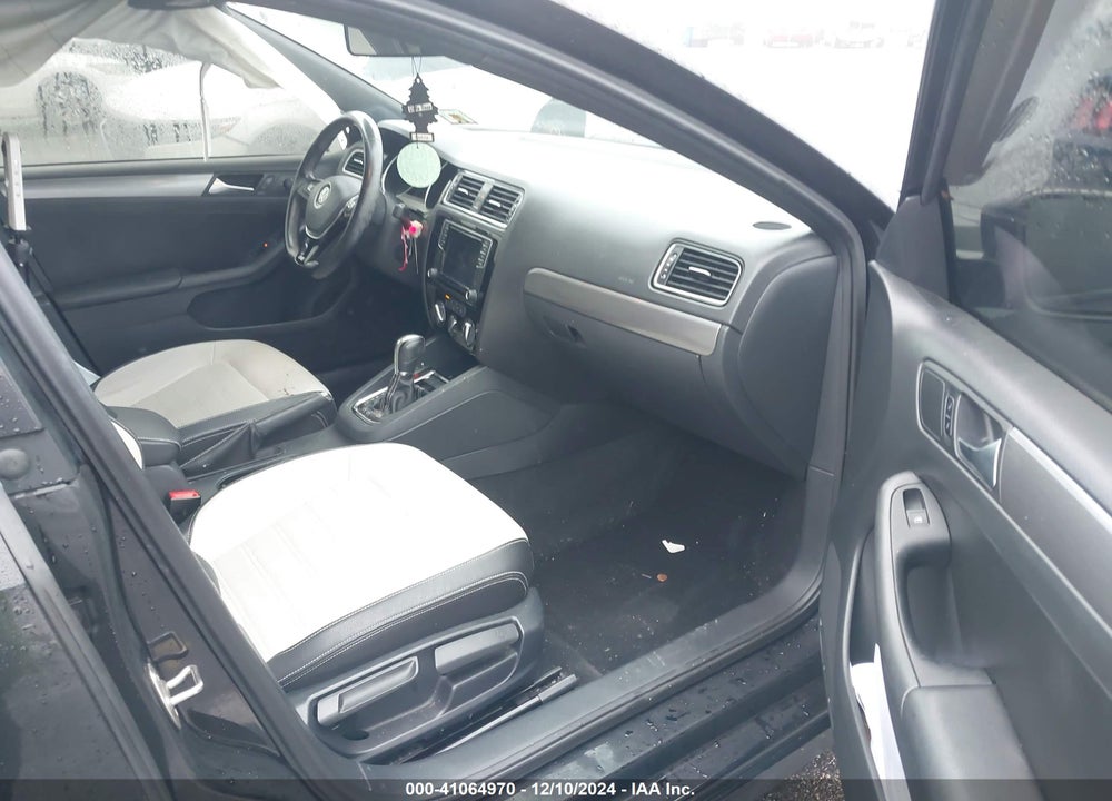 2016 VOLKSWAGEN JETTA 1.8T SPORT VIN: 3VWD17AJ9GM277376