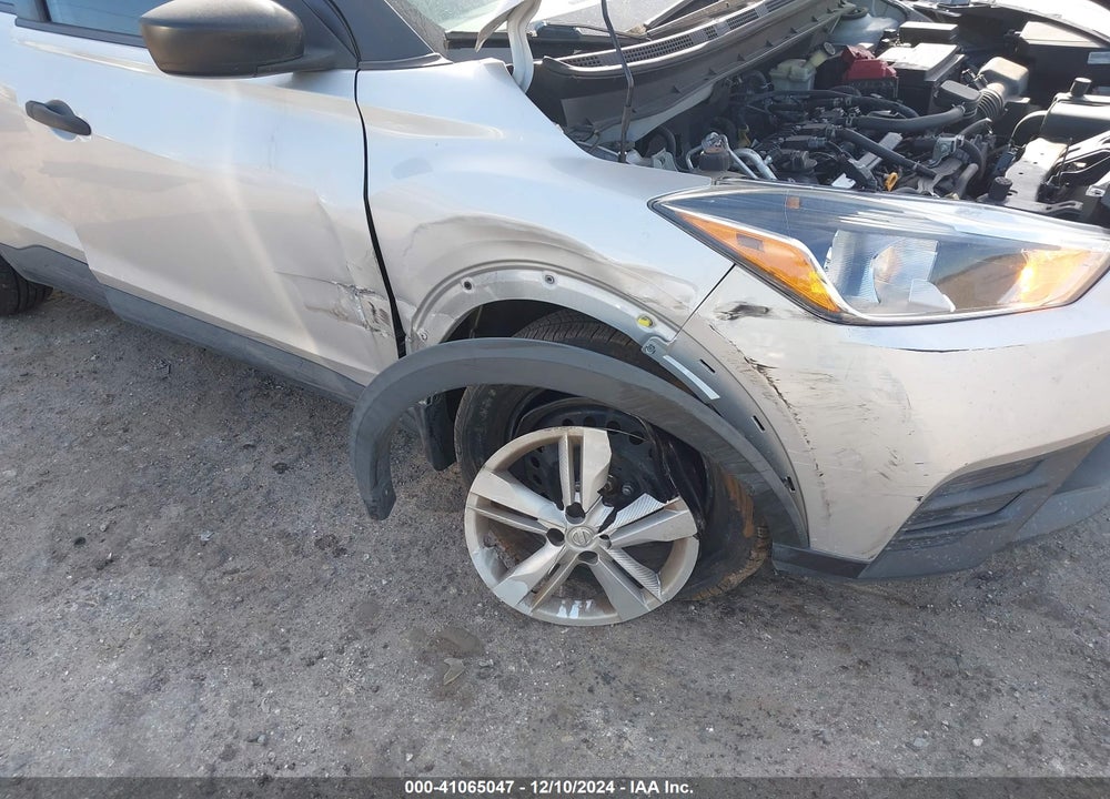 2019 NISSAN KICKS S VIN: 3N1CP5CU8KL532674