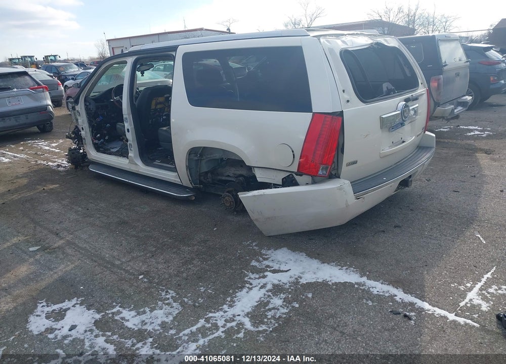 2010 CADILLAC ESCALADE ESV LUXURY VIN: 1GYUKHEF2AR113818