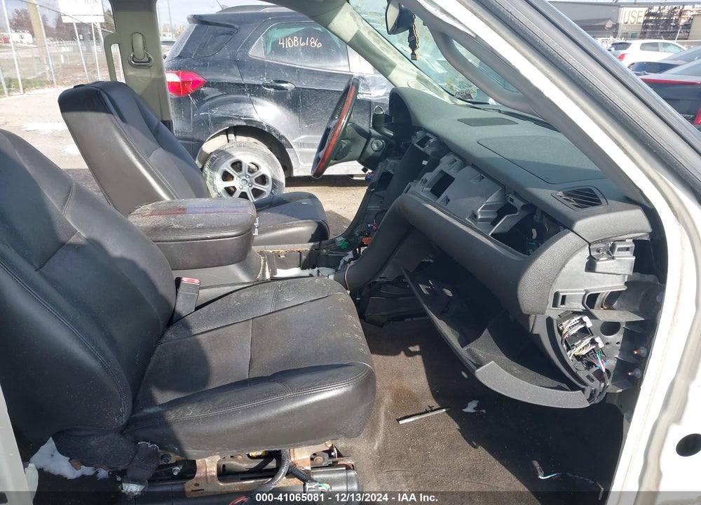 2010 CADILLAC ESCALADE ESV LUXURY VIN: 1GYUKHEF2AR113818