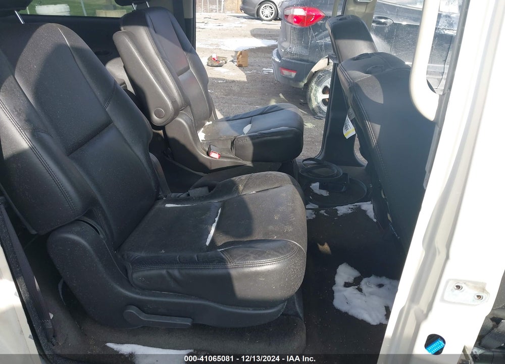2010 CADILLAC ESCALADE ESV LUXURY VIN: 1GYUKHEF2AR113818