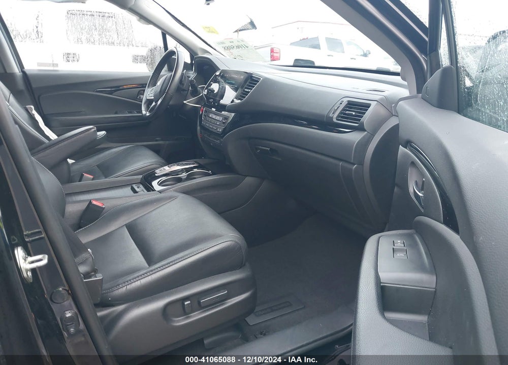 2019 HONDA PILOT TOURING VIN: 5FNYF5H99KB030801