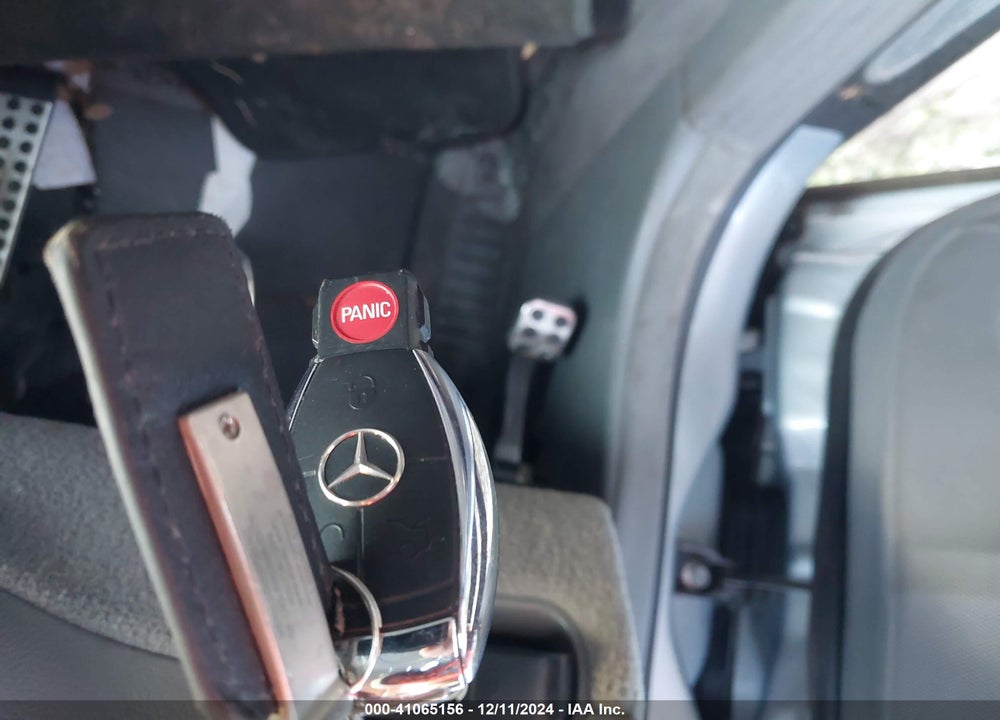 2007 MERCEDES-BENZ CLK 550 VIN: WDBTK72F27T085996