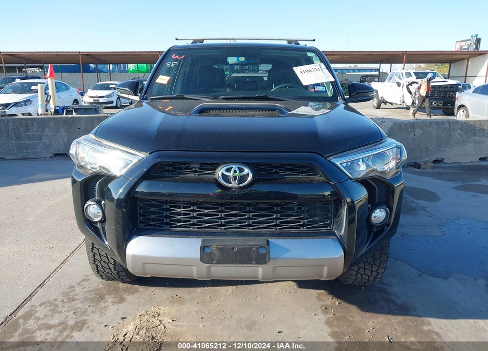 2018 TOYOTA 4RUNNER TRD OFF ROAD PREMIUM VIN: JTEBU5JR2J5520823