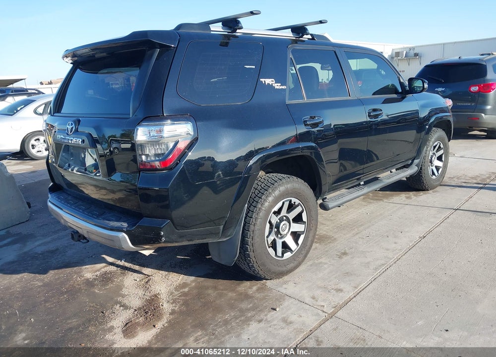 2018 TOYOTA 4RUNNER TRD OFF ROAD PREMIUM VIN: JTEBU5JR2J5520823