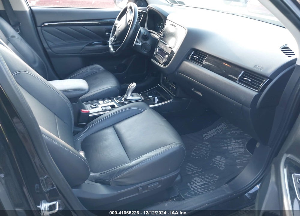 2018 MITSUBISHI OUTLANDER PHEV SEL VIN: JA4J24A58JZ057683