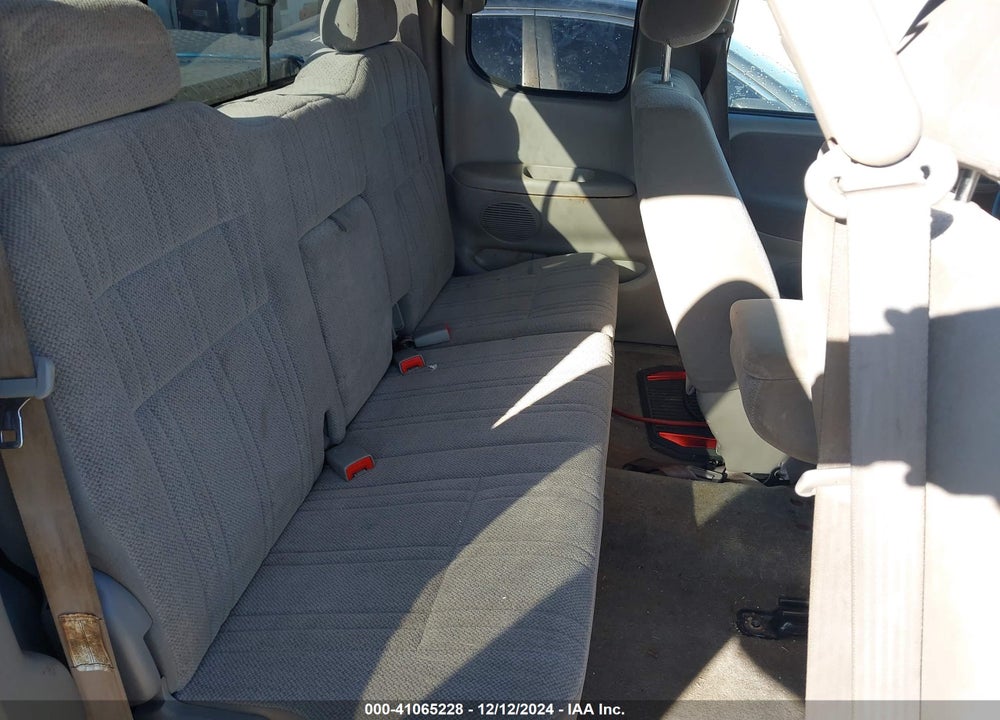 2002 TOYOTA TUNDRA SR5 V8 VIN: 5TBRT34142S241118
