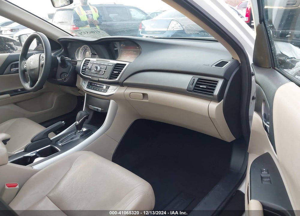 2013 HONDA ACCORD VIN: 1HGCR2F33DA168037