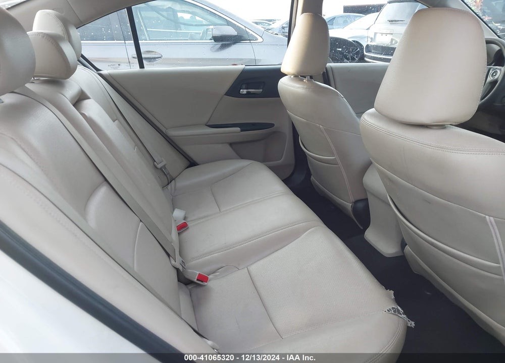 2013 HONDA ACCORD VIN: 1HGCR2F33DA168037