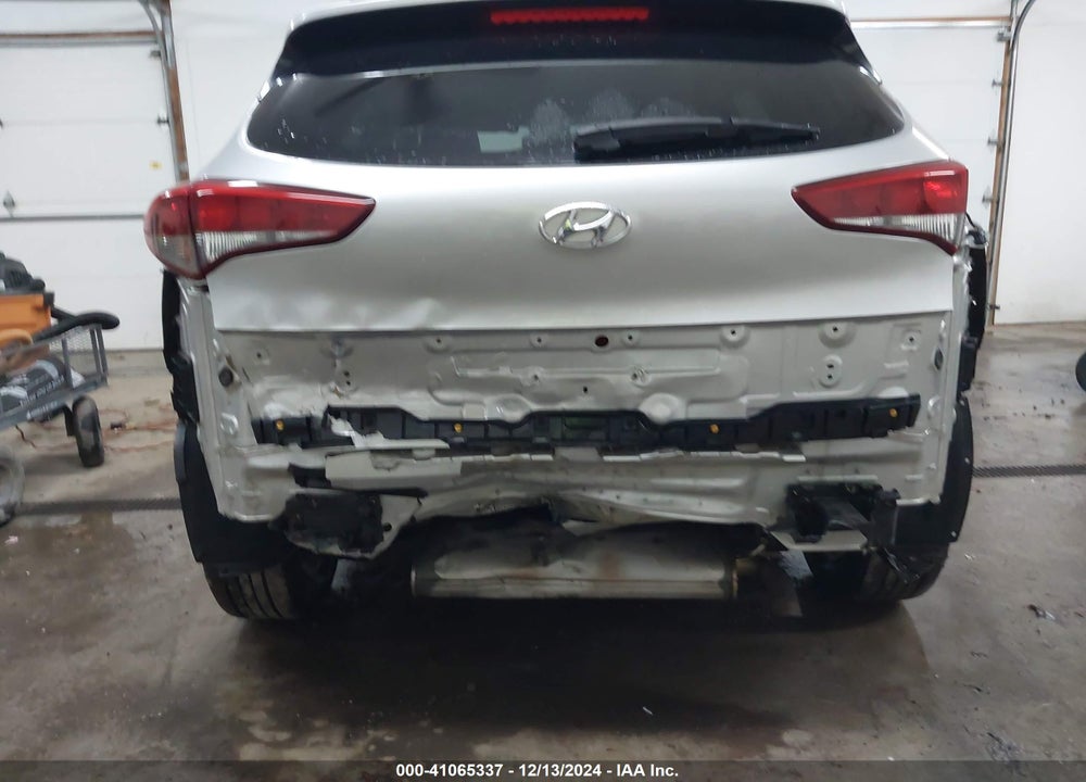 2017 HYUNDAI TUCSON SE VIN: KM8J23A44HU339359