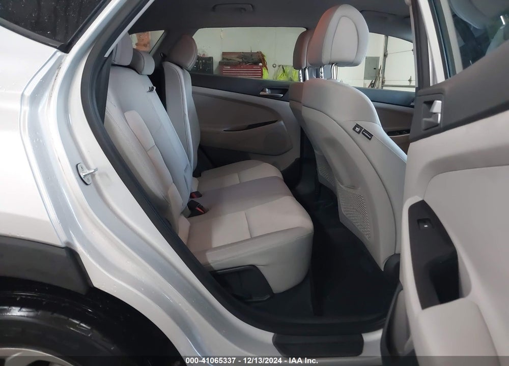 2017 HYUNDAI TUCSON SE VIN: KM8J23A44HU339359
