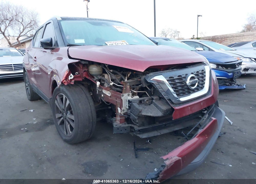 2018 NISSAN KICKS SV VIN: 3N1CP5CUXJL517043