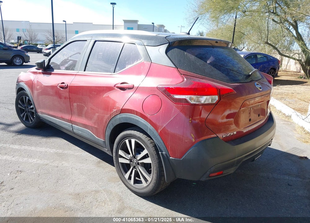 2018 NISSAN KICKS SV VIN: 3N1CP5CUXJL517043