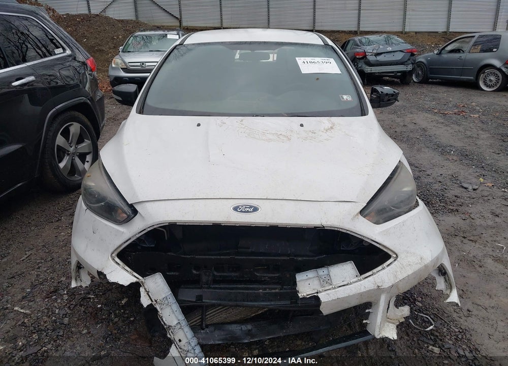 2015 FORD FOCUS VIN: 1FADP3L95FL312658