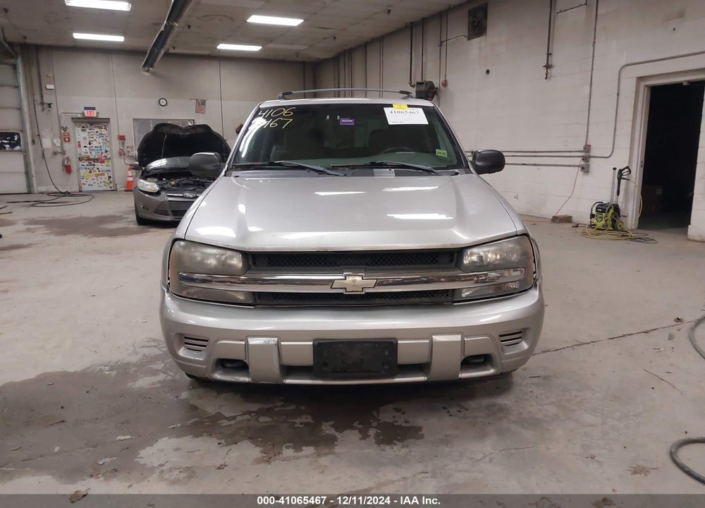 2004 CHEVROLET TRAILBLAZER LS VIN: 1GNDT13S242105264