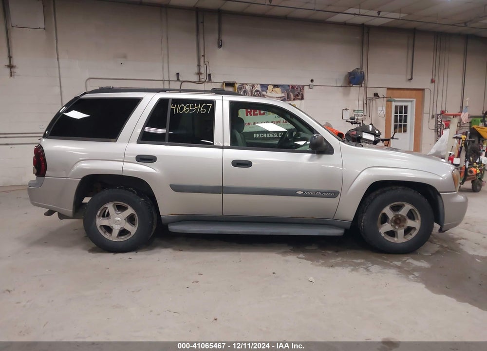 2004 CHEVROLET TRAILBLAZER LS VIN: 1GNDT13S242105264