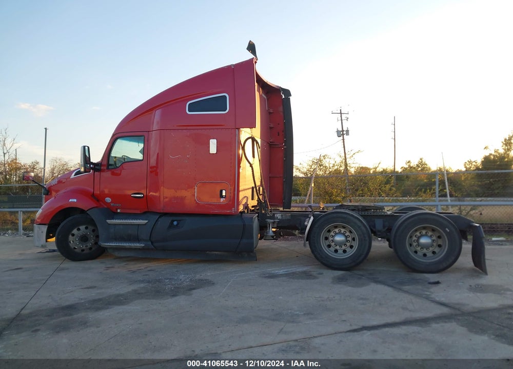 2017 KENWORTH T680 VIN: 1XKYDP9X7HJ138807