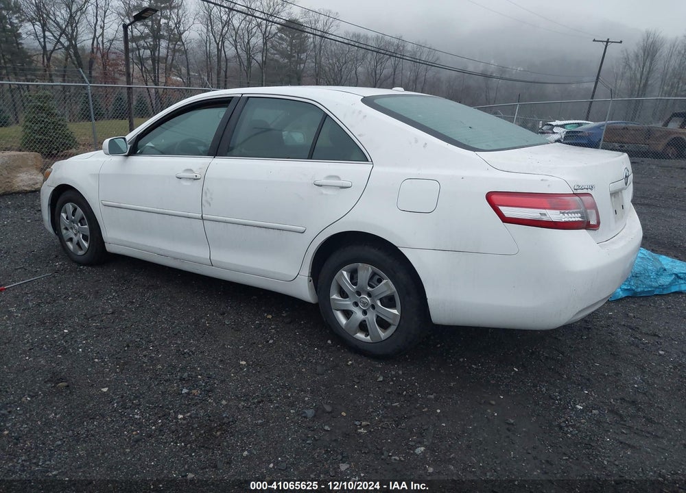 2011 TOYOTA CAMRY LE VIN: 4T1BF3EKXBU747387