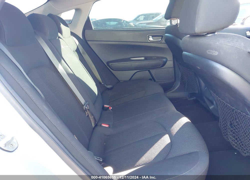 2019 KIA OPTIMA VIN: 5XXGT4L36KG371510