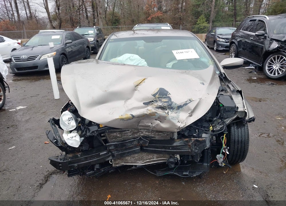 2013 HYUNDAI ELANTRA GLS VIN: 5NPDH4AE8DH307047