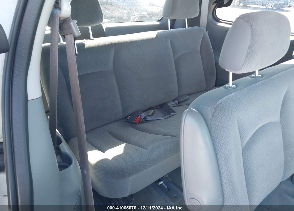 2005 CHRYSLER TOWN & COUNTRY VIN: 1C4GP45RX5B440313