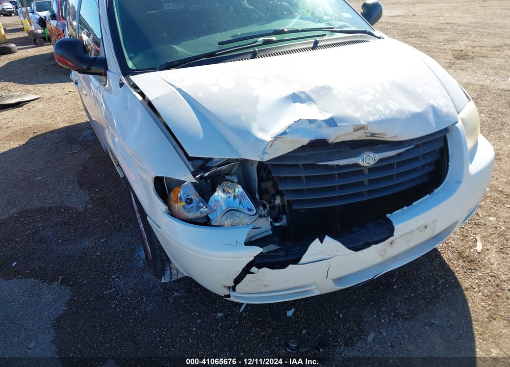 2005 CHRYSLER TOWN & COUNTRY VIN: 1C4GP45RX5B440313