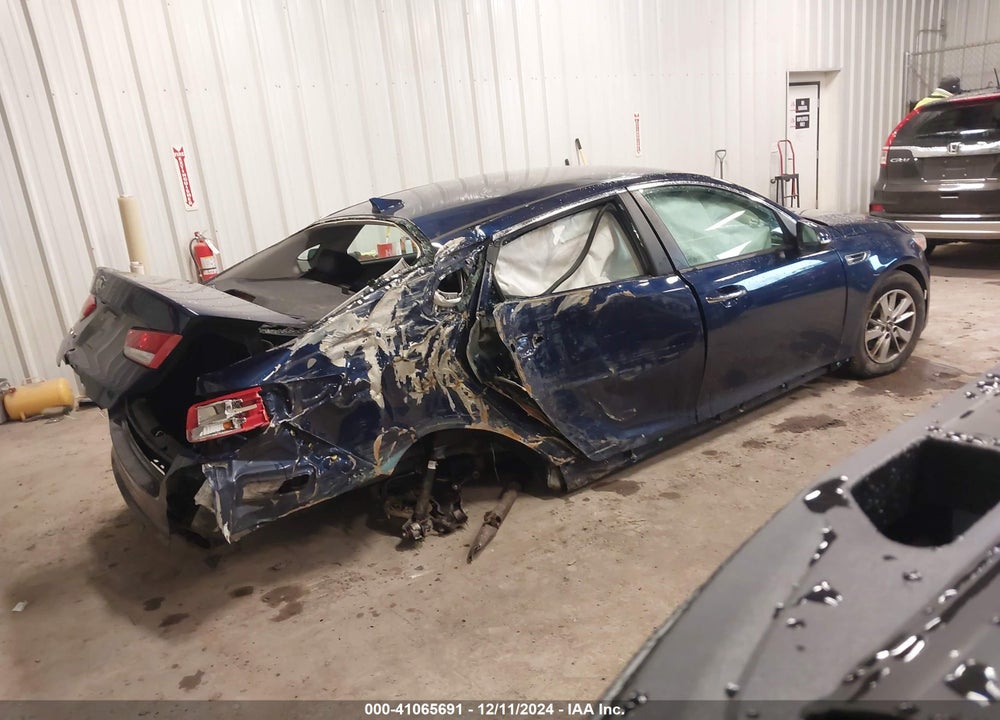 2017 KIA OPTIMA VIN: 5XXGT4L36HG174670