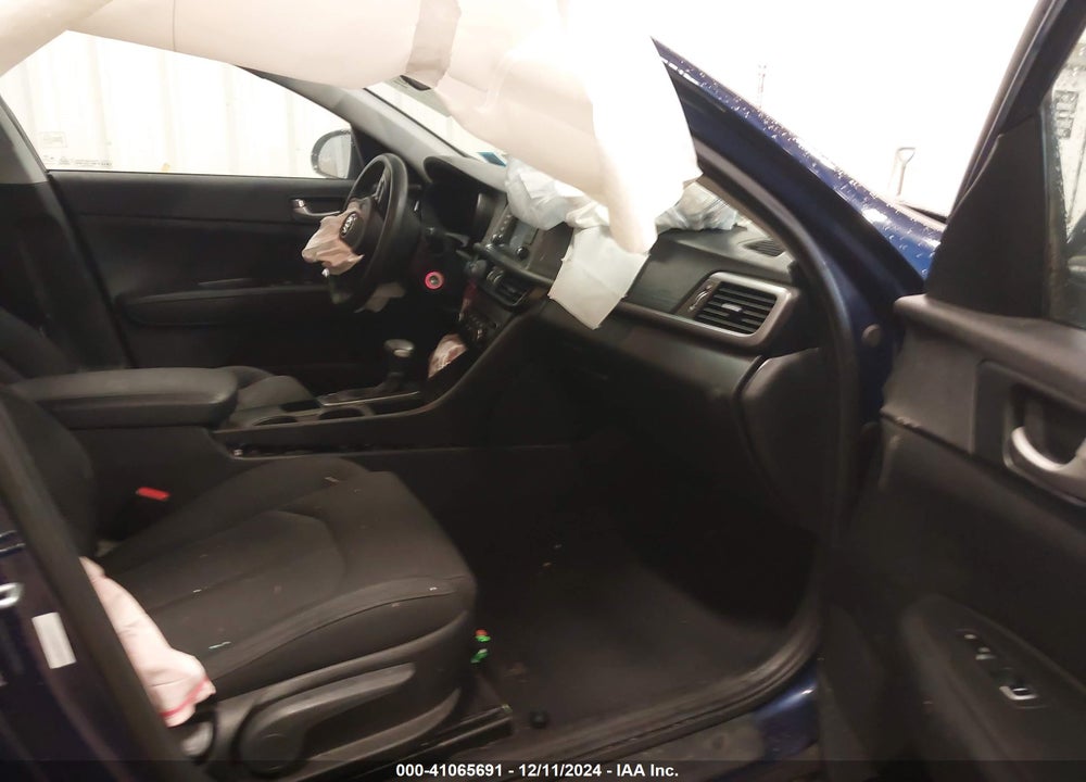 2017 KIA OPTIMA VIN: 5XXGT4L36HG174670