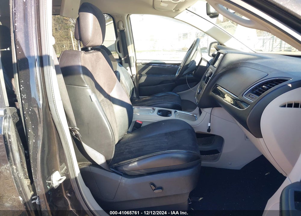 2014 CHRYSLER TOWN & COUNTRY TOURING-L 30TH ANNIVERSARY VIN: 2C4RC1CG9ER421404