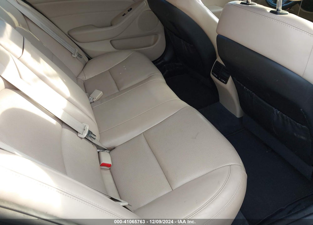 2014 KIA CADENZA PREMIUM VIN: KNALN4D72E5124212