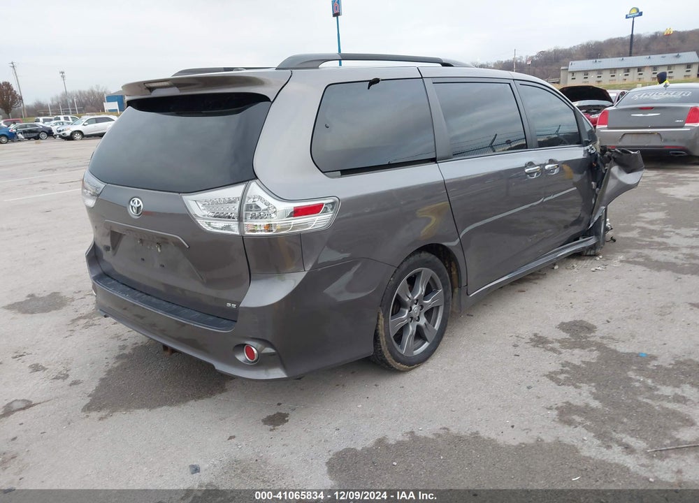 2017 TOYOTA SIENNA SE 8 PASSENGER VIN: 5TDXZ3DC2HS887099
