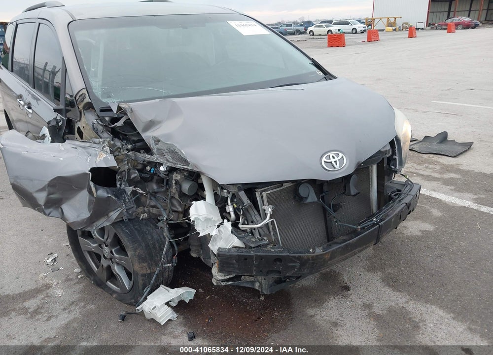 2017 TOYOTA SIENNA SE 8 PASSENGER VIN: 5TDXZ3DC2HS887099