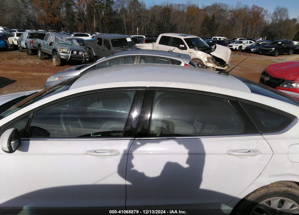 2019 FORD FUSION S VIN: 3FA6P0G77KR193426