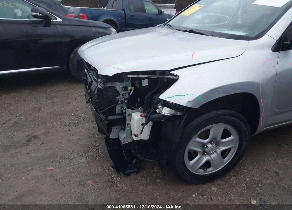 2011 TOYOTA RAV4 VIN: 2T3BF4DVXBW098652