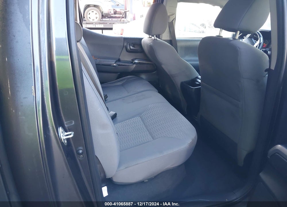 2018 TOYOTA TACOMA SR5 V6 VIN: 3TMCZ5AN7JM150387