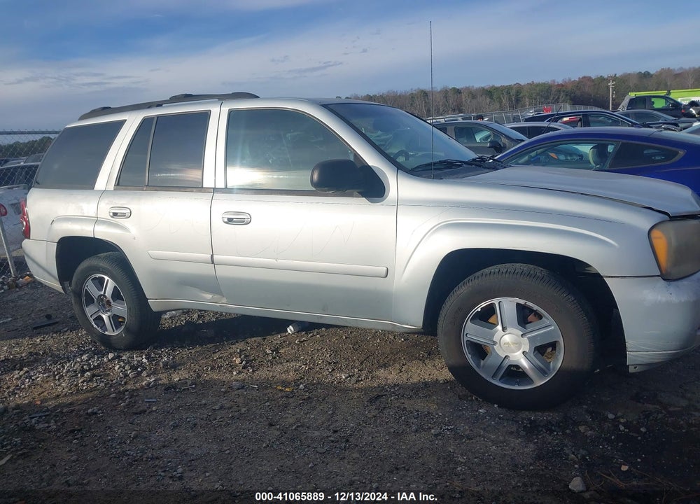 2007 CHEVROLET TRAILBLAZER LT VIN: 1GNDS13S672154233