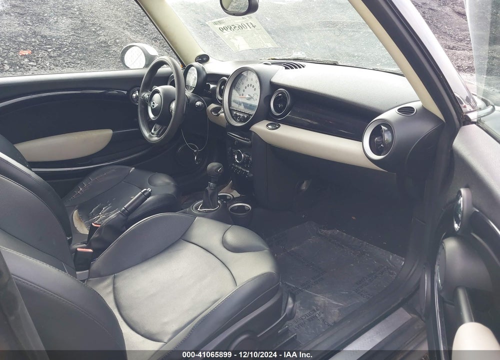 2011 MINI COOPER S CLUBMAN VIN: WMWZG3C58BTY36004