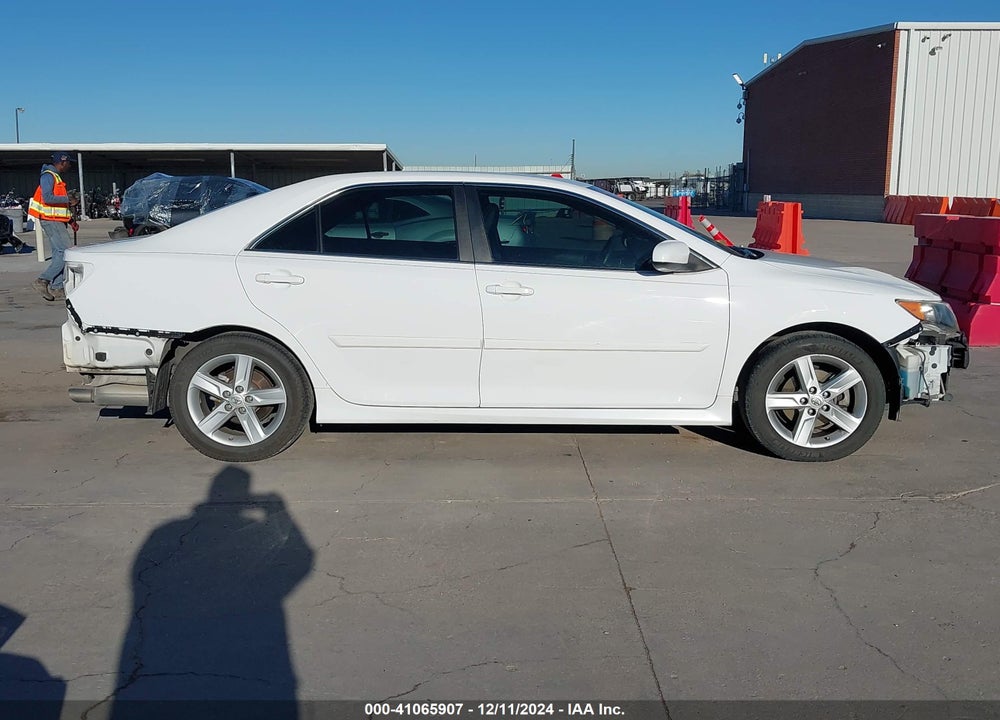 2013 TOYOTA CAMRY SE VIN: 4T1BF1FK1DU264103