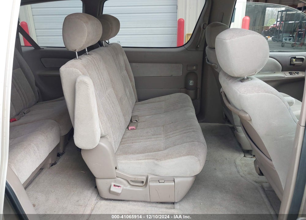 2000 TOYOTA SIENNA CE VIN: 4T3ZF19C4YU298570