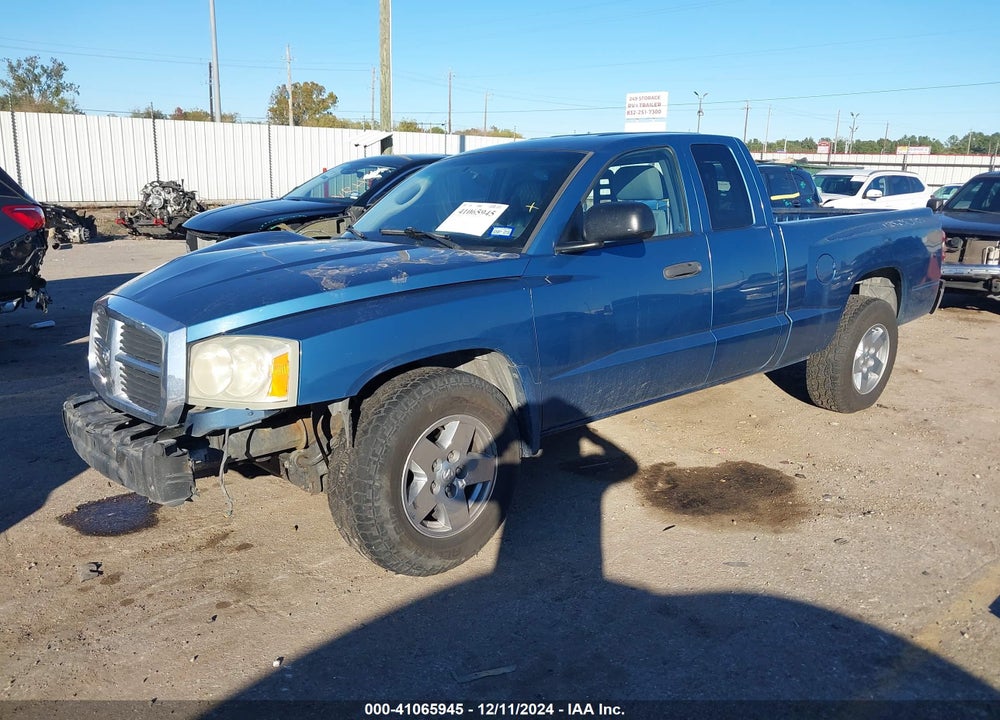 2005 DODGE DAKOTA SLT VIN: 1D7HW42N05S139211