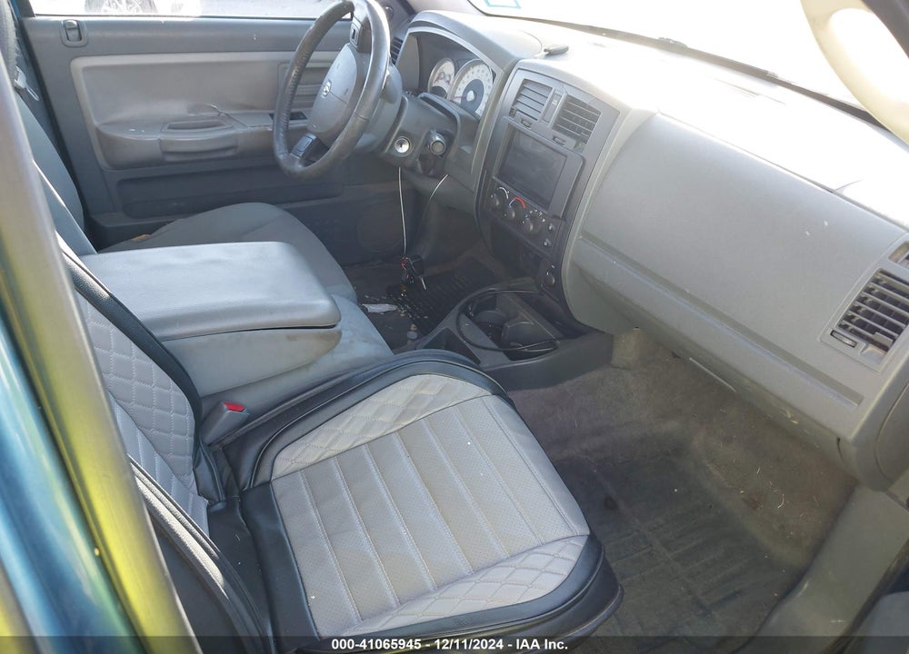 2005 DODGE DAKOTA SLT VIN: 1D7HW42N05S139211